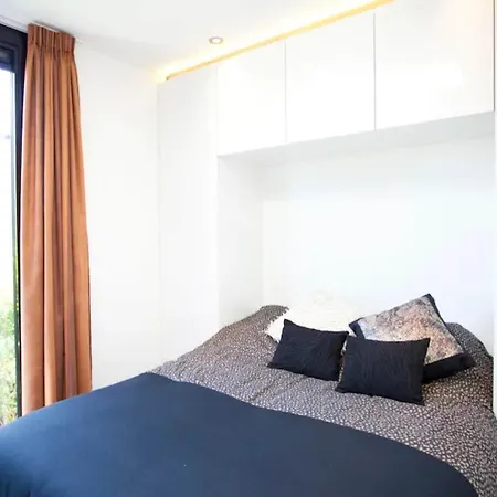 Captivating With Deco-fireplace Tatil Evi Velsen-Zuid